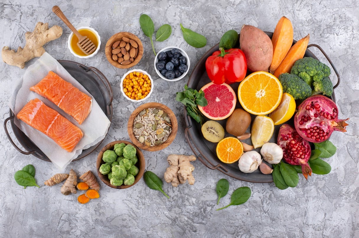 Qué nutrientes necesita el cuerpo según la edad para mantenerse sano