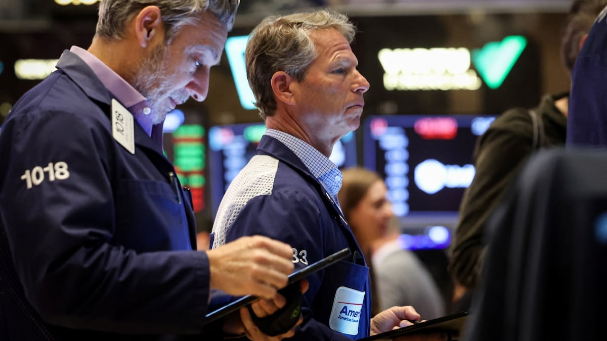 El Mercado Reabre con Atención en el FMI, Cambios Cambiarios y Aranceles