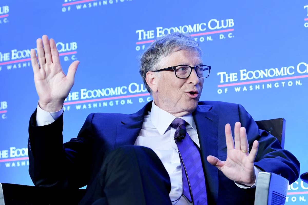 Bill Gates Visualiza una Semana Laboral de Dos Días con Inteligencia Artificial