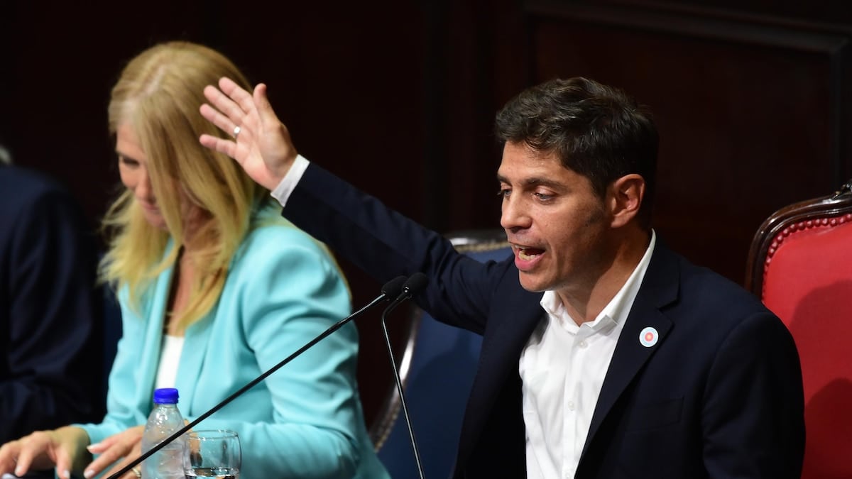 Pese a la presión de Cristina, Kicillof insiste con desdoblar las elecciones y crece la tensión en el PJ