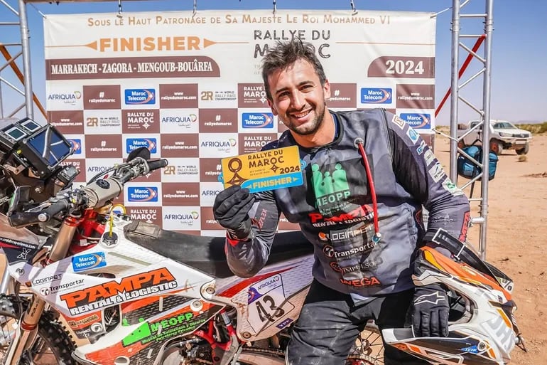 Santiago Rostan, a días del Dakar 2025: qué lleva el neuquino en su moto