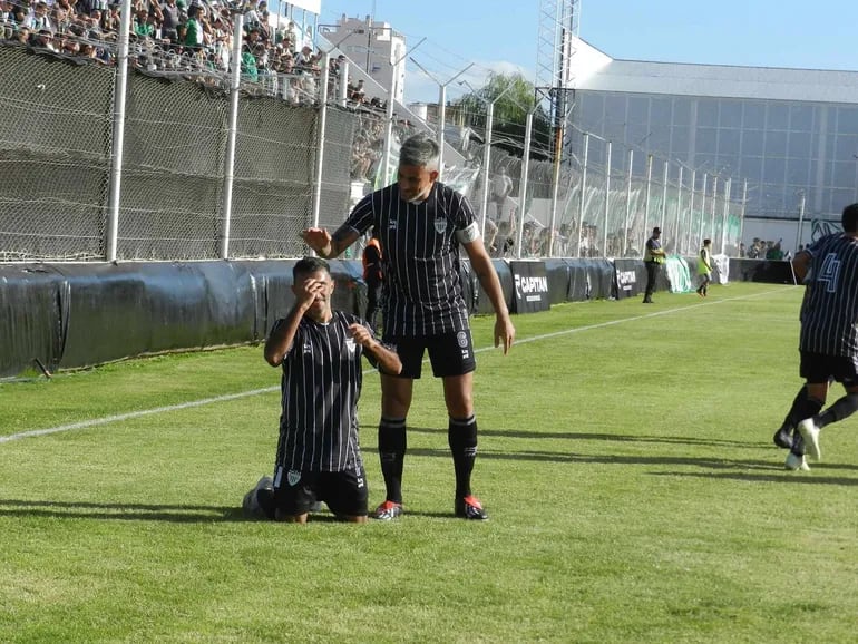 Cristian Ibarra Marca el Mejor Gol de su Carrera en Cipolletti