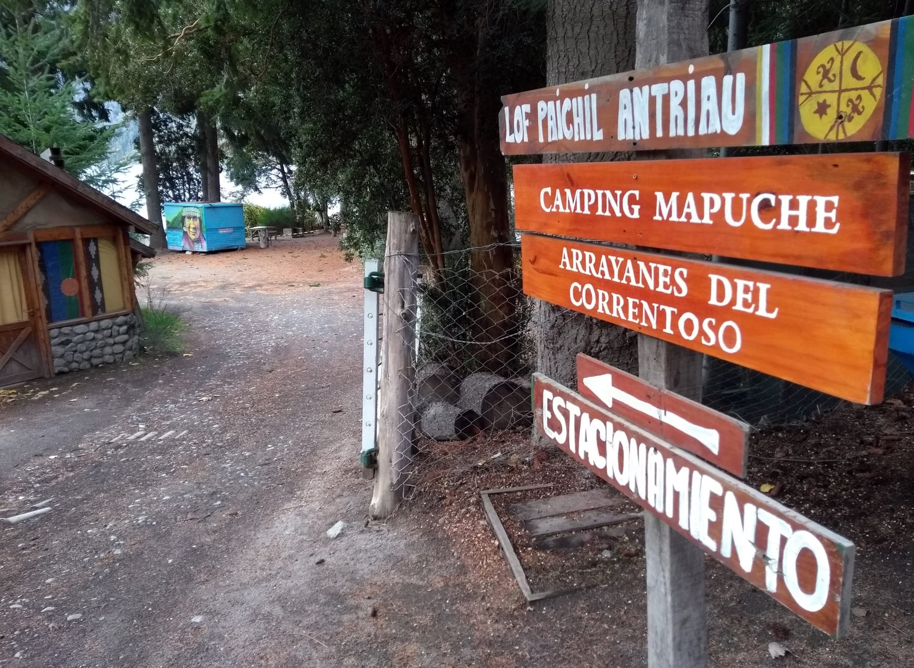 ¿Se puede dormir en el camping Correntoso en Villa la Angostura?: qué pasó después de la advertencia de mapuches