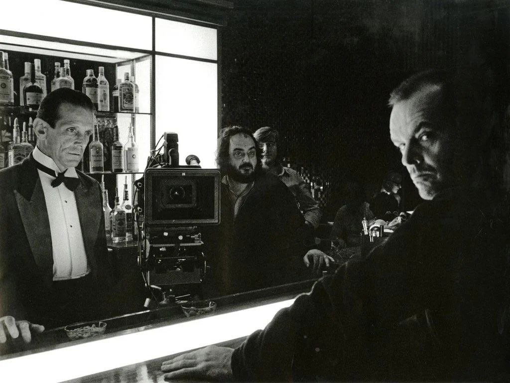 Sale a la luz el origen de la imagen final de 'El resplandor' gracias a un archivo olvidado