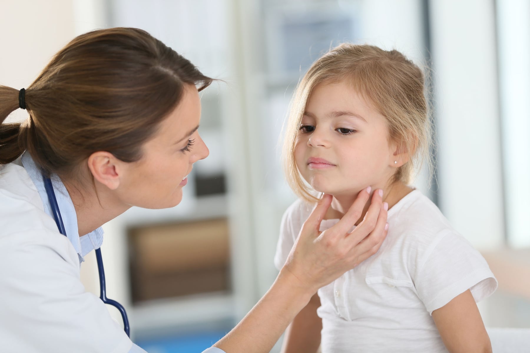 Identifican dos factores que elevan el riesgo de cáncer de tiroides infantil