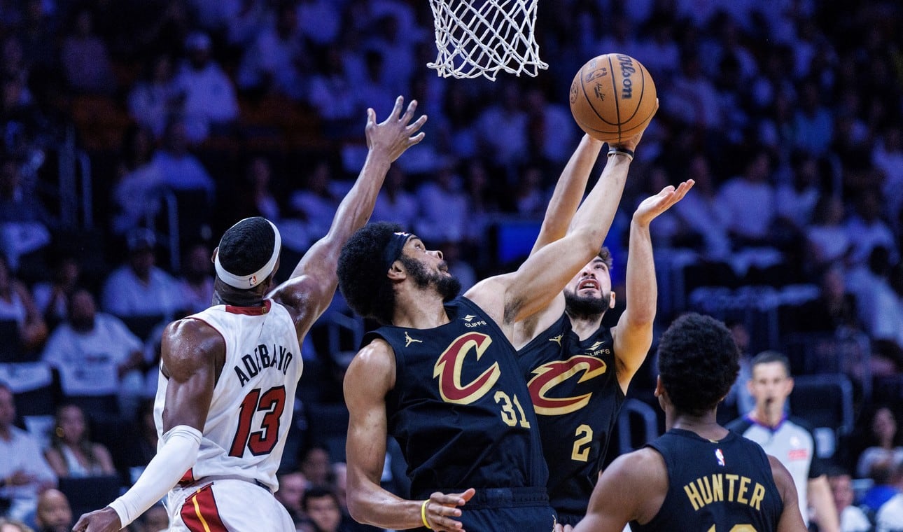 Playoffs NBA: Warriors acarician la clasificación y Cavaliers superó al Heat