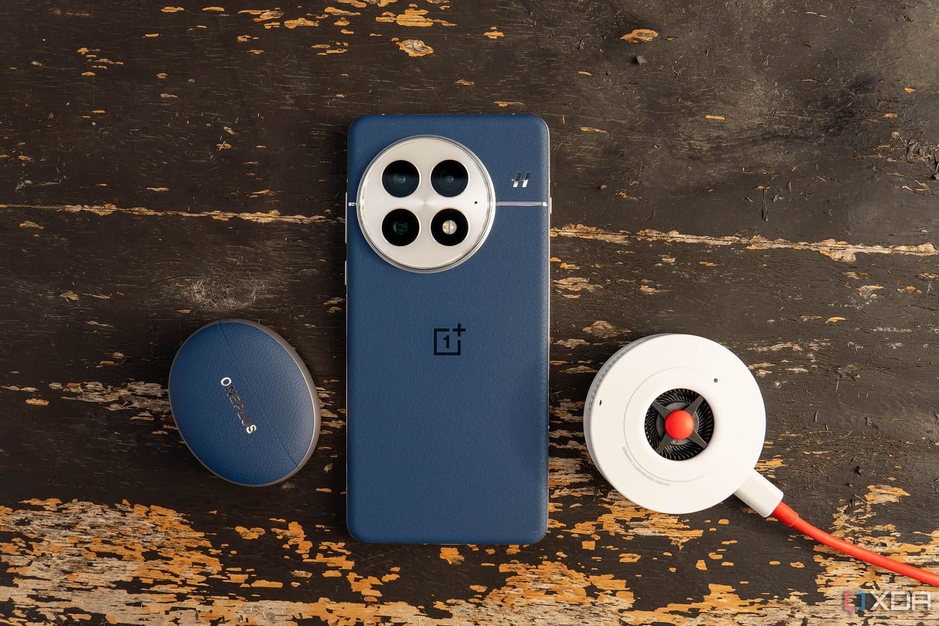 OnePlus 13 frente a OnePlus 12: todo lo que ha cambiado en un año en el móvil más potente de OnePlus
