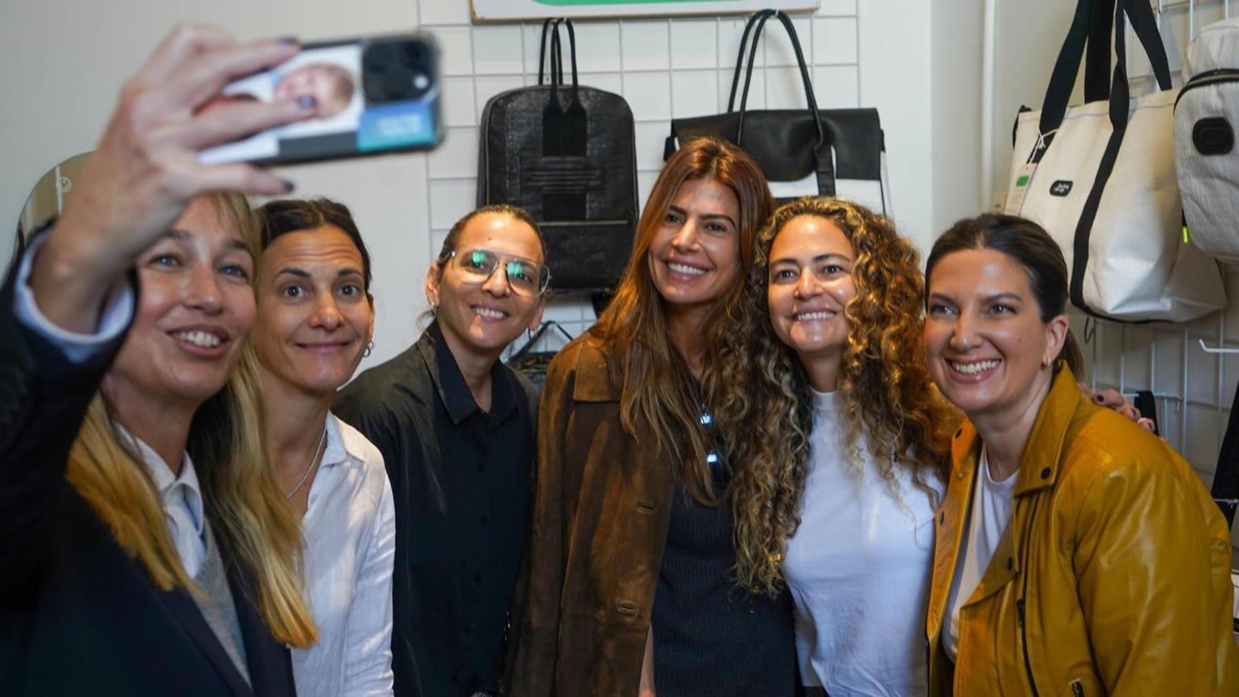 Acusan a una reconocida influencer de usar datos de cinco gobernadores para compras en el extranjero