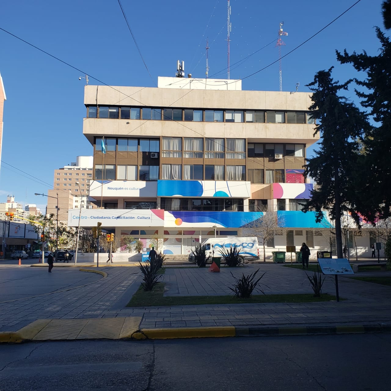 Los últimos tres despidos a estatales de Neuquén: a uno le exigen que devuelva los sueldos