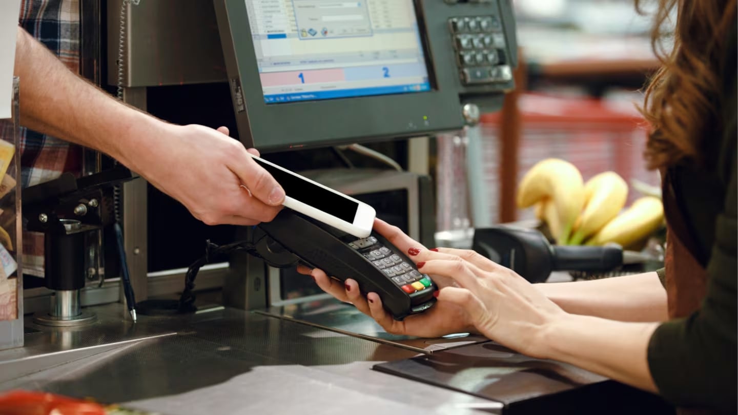 Supermercados buscan empleados: las ofertas disponibles en enero de 2025 y cómo postularse