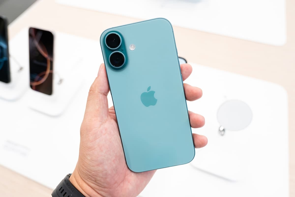 Ya rige la baja de aranceles para celulares: así quedarán los precios del iPhone