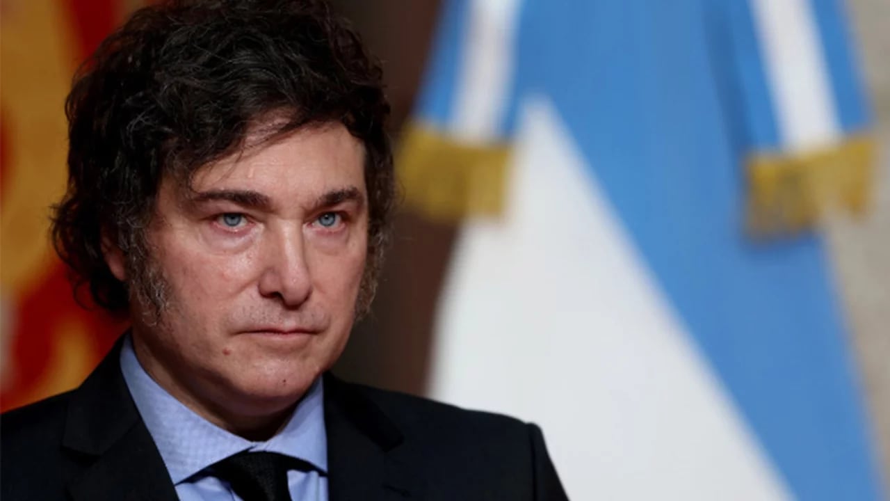 “Hay que sacar la basura de toda la política, no solo del Senado”, dijo Javier Milei sobre Edgardo Kueider